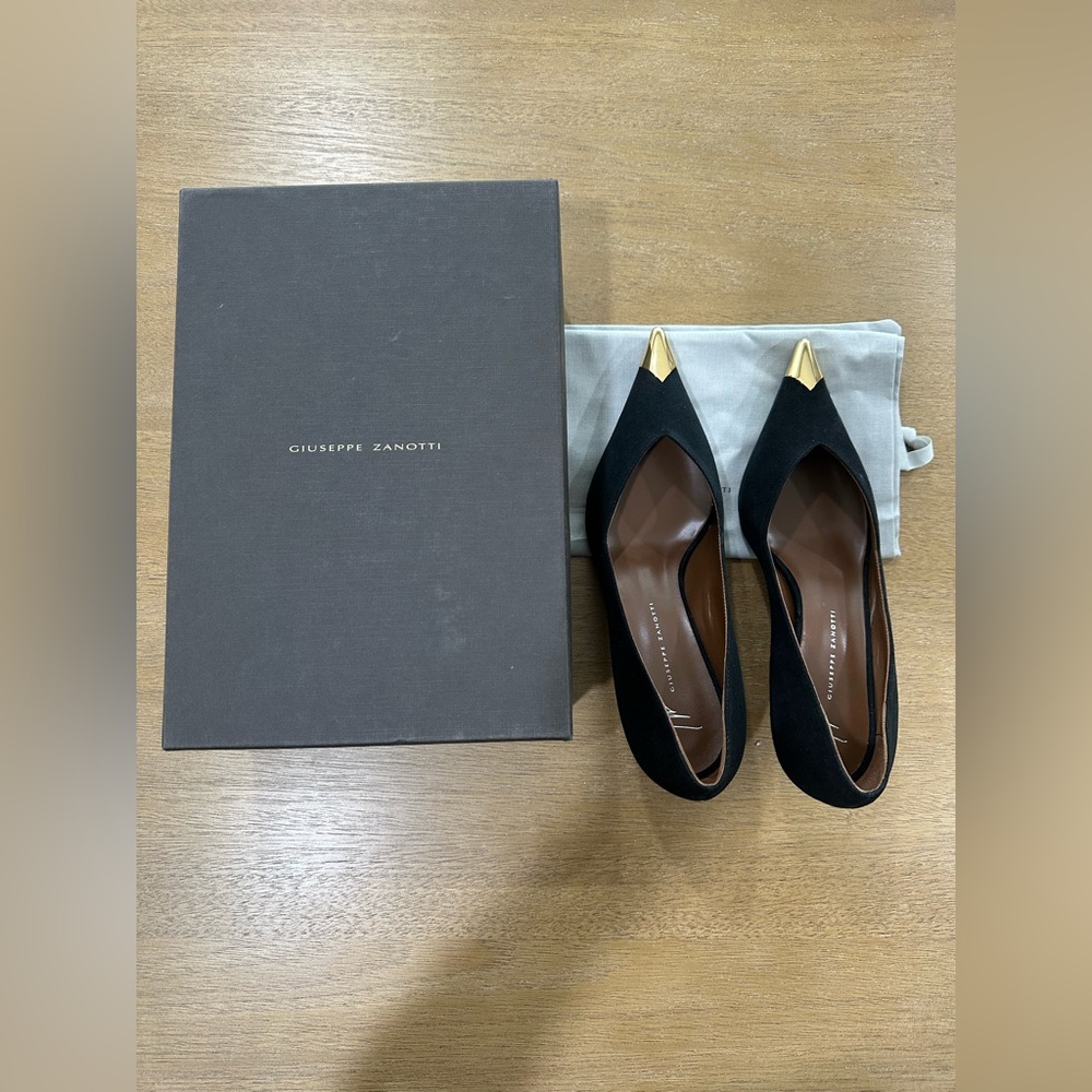 Giuseppe Zanotti 50MM Cap-Toe Leather Kitten-Heel Pumps (Size 37)
